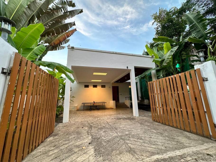 Villa 4bedroom Siray Front